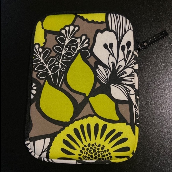 2 for 30✨Vera Bradley Mini ipad and tablet sleeve - Picture 4 of 5